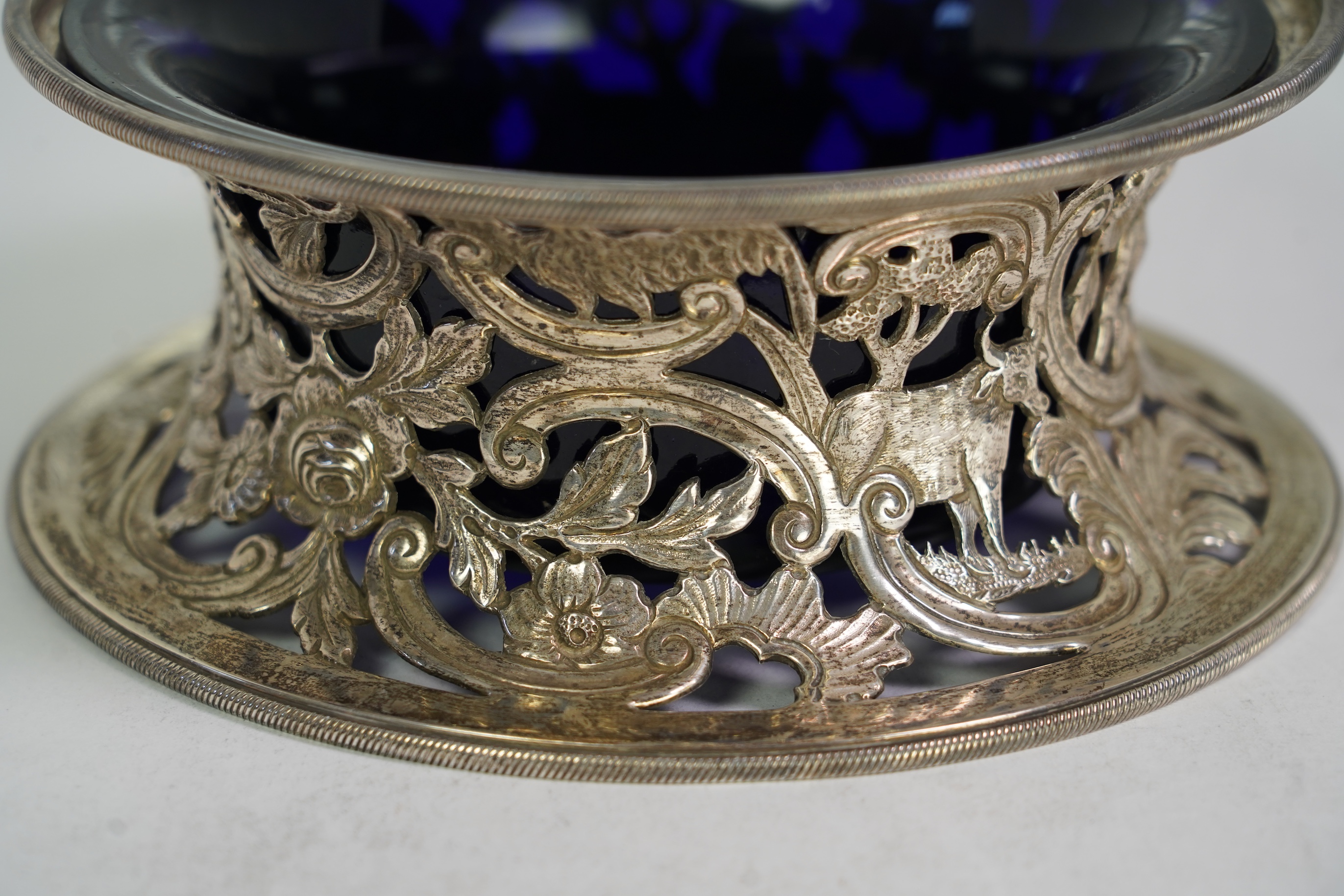 A late Victorian pierced silver dish ring, by Daniel & John Welby